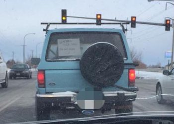 A Mom Got Stuck Behind This Slow Vehicle, But A Sign In The Window Made Her Question Her Behavior